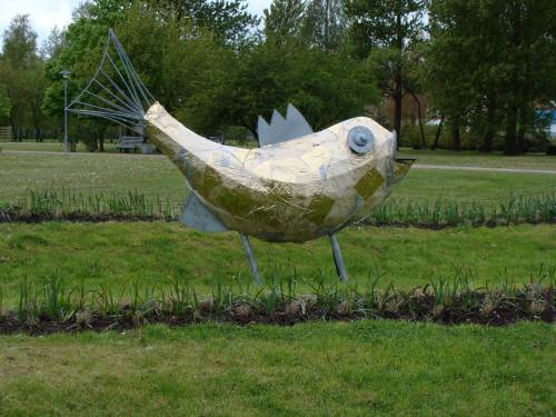 Фигура рыбы в городском парке Вентспилса