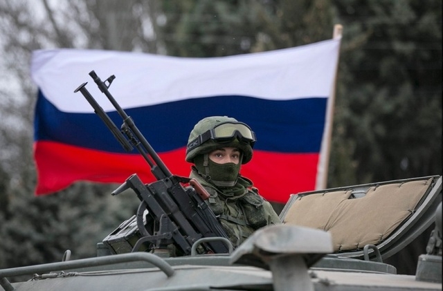 Российские военные продолжают оккупировать Крым